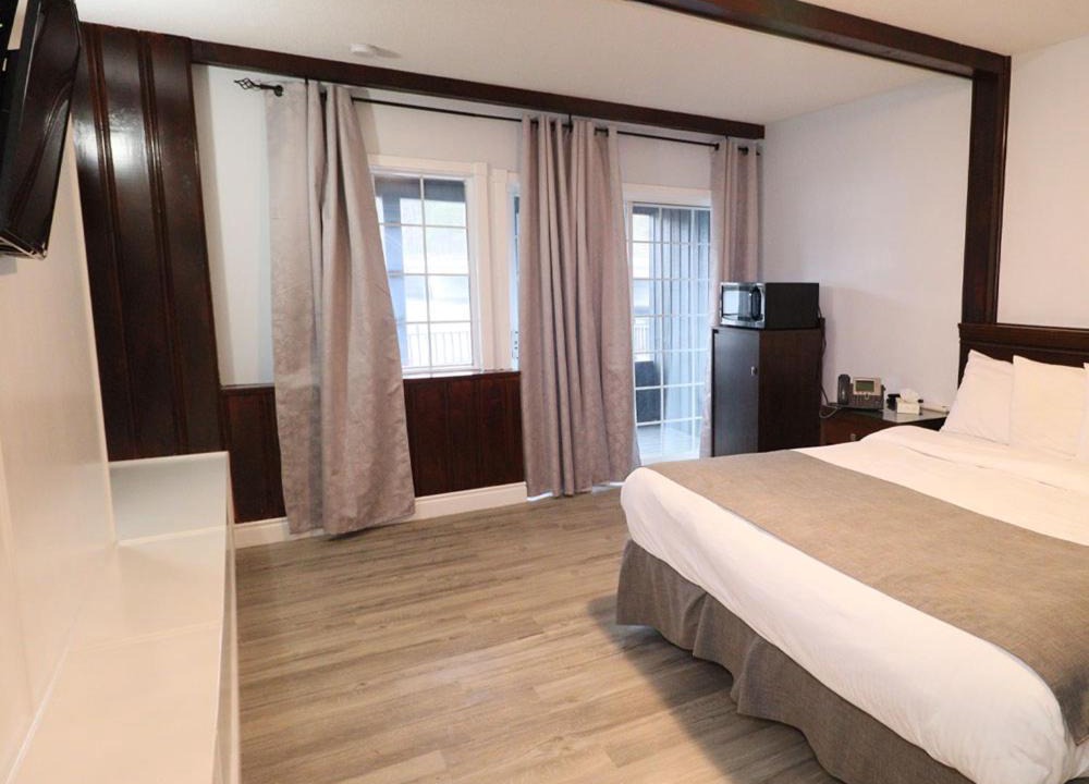 Photo of Bedroom in Algonquin Highlands