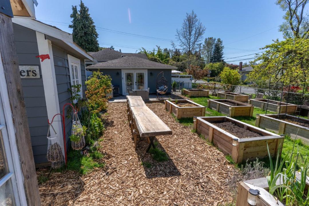 Photo of Others in Saanich East