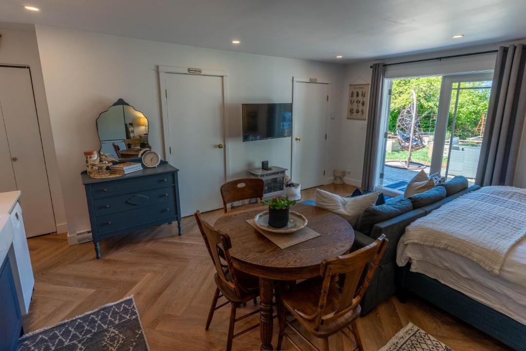 Photo of Bedroom in Saanich East