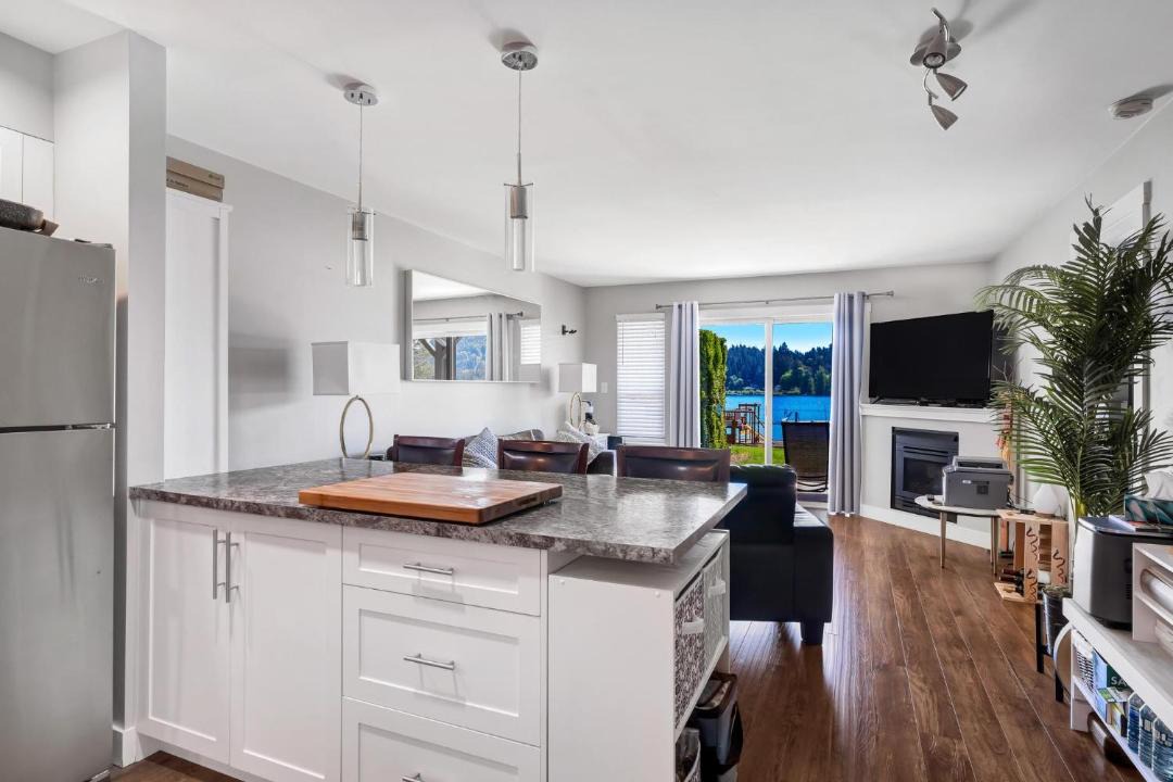 Photo of Kitchen in Shawnigan Lake