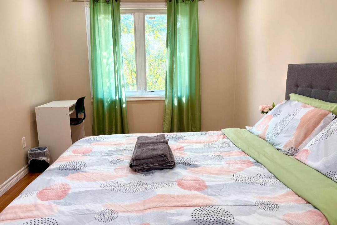 Photo of Bedroom in Bathurst Manor