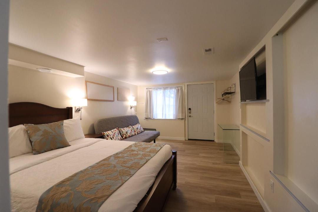 Photo of Bedroom in Gorge -Tillicum Area