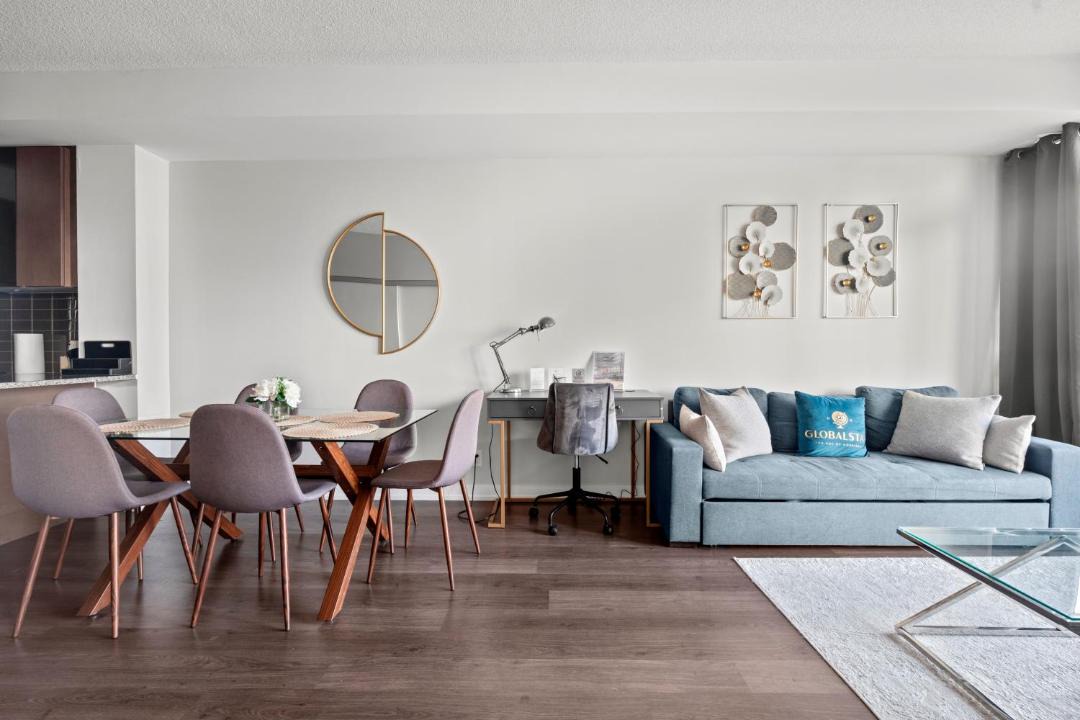Photo of Livingroom in Yonge-Eglinton