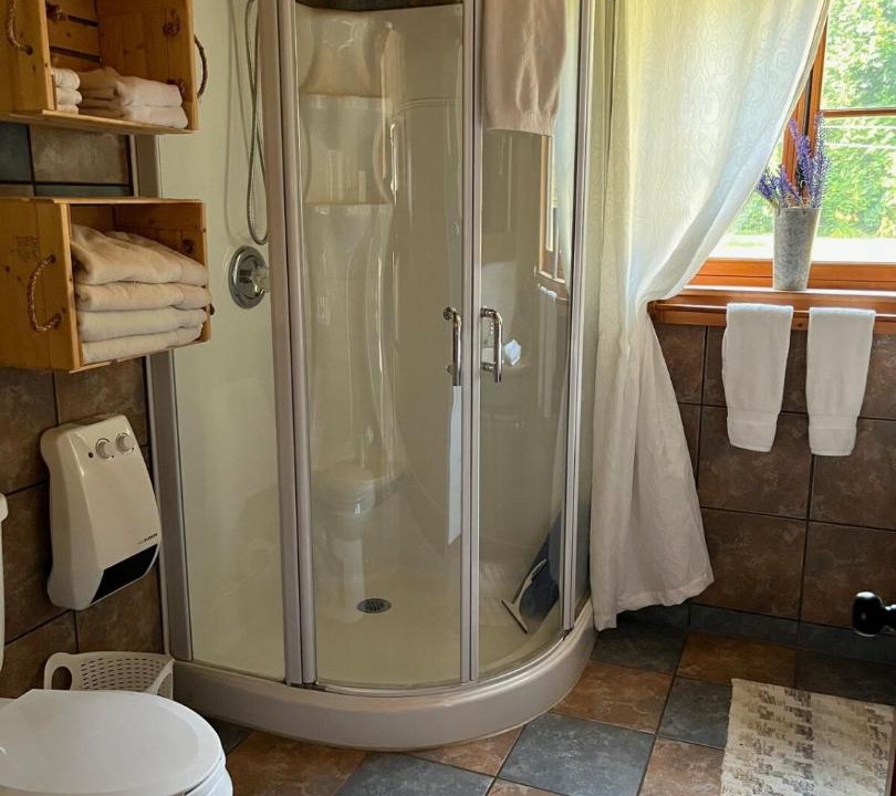 Photo of Bathroom in St-Francois-de-l'Ile-d'Orleans