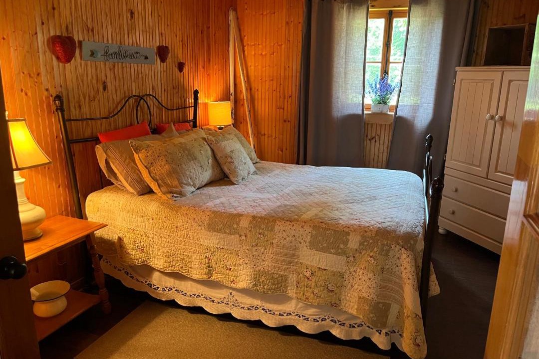 Photo of Bedroom in St-Francois-de-l'Ile-d'Orleans
