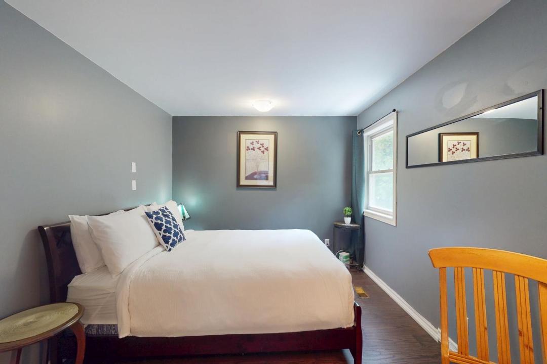 Photo of Bedroom in Wasaga Beach