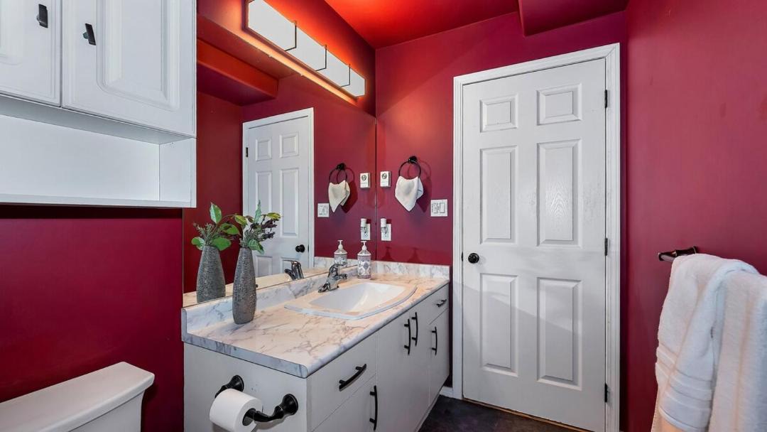 Photo of Bathroom in Saanich West