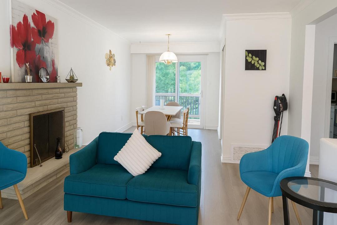 Photo of Livingroom in Richmond Hill