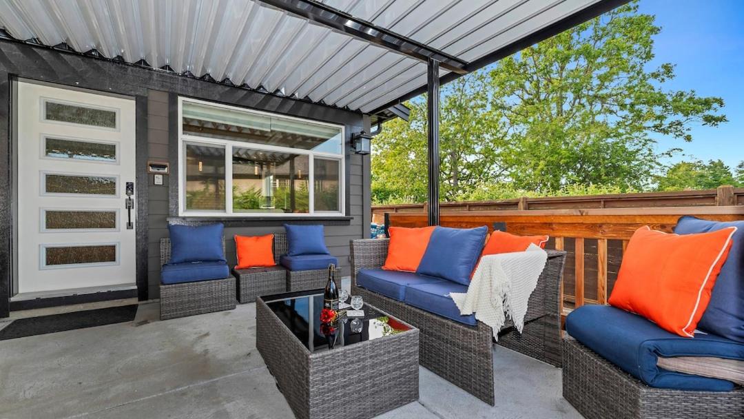 Photo of Patio Balcony in Saanich West