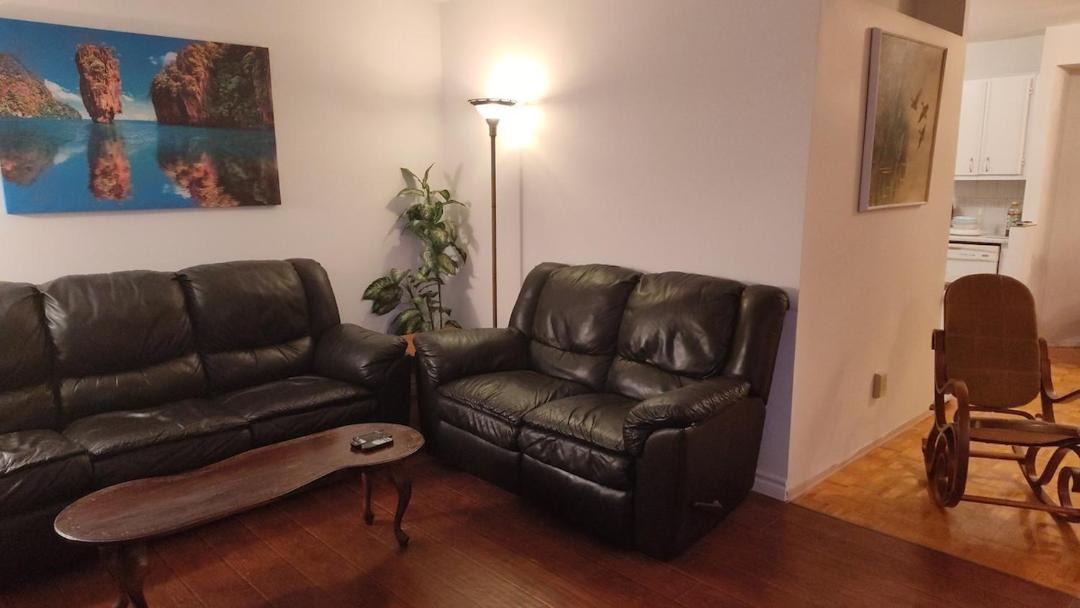 Photo of Livingroom in Fabreville