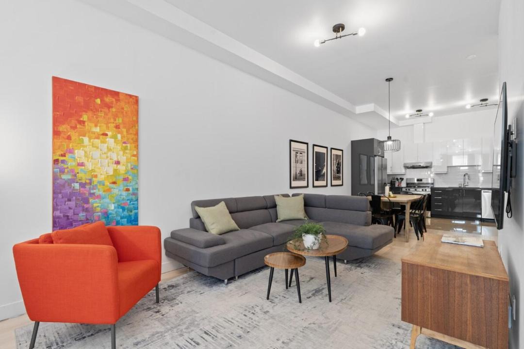 Photo of Livingroom in La Petite-Patrie