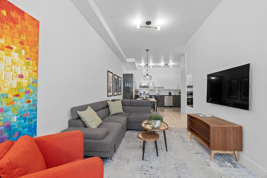 Photo of Livingroom in La Petite-Patrie