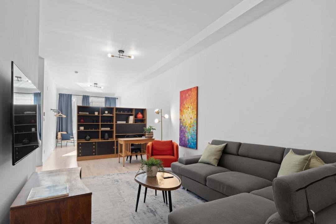 Photo of Livingroom in La Petite-Patrie