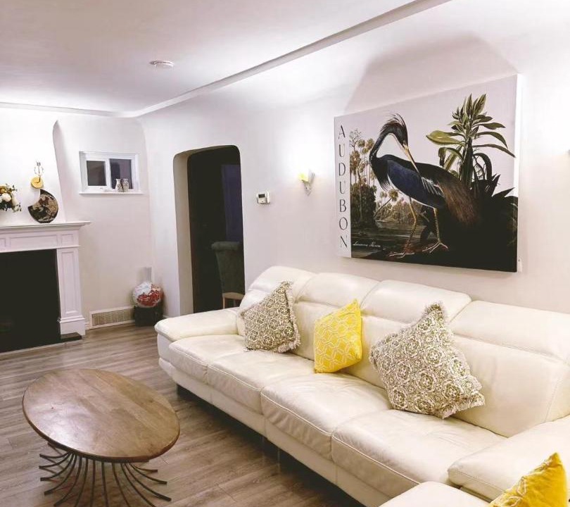 Photo of Livingroom in Marpole