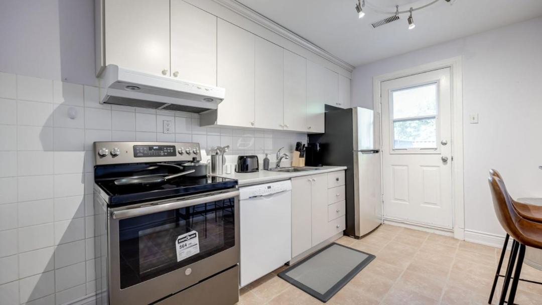 Photo of Kitchen in Dufferin Grove