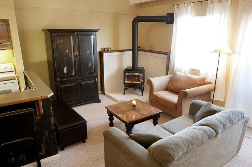 Photo of Livingroom in East Kootenay