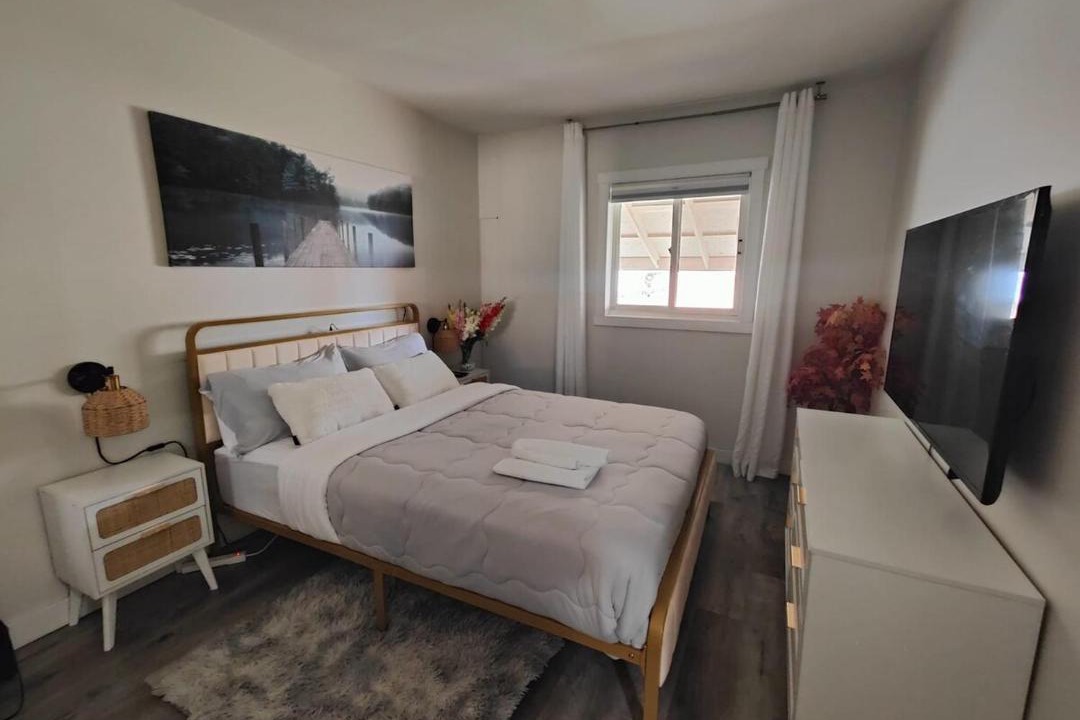 Photo of Bedroom in Forest Lawn