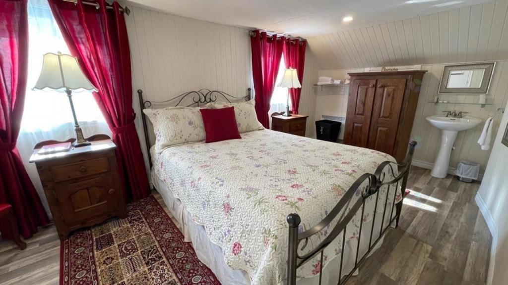Photo of Bedroom in Baie Sainte-Catherine