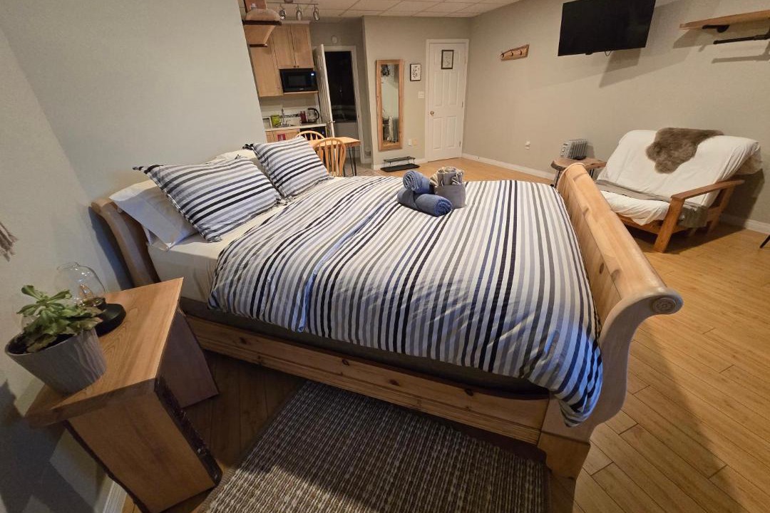 Photo of Bedroom in Madeira Park