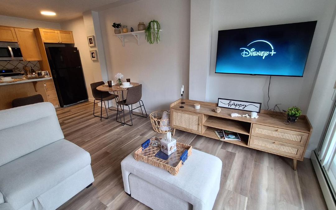 Photo of Livingroom in Lower Mount Royal