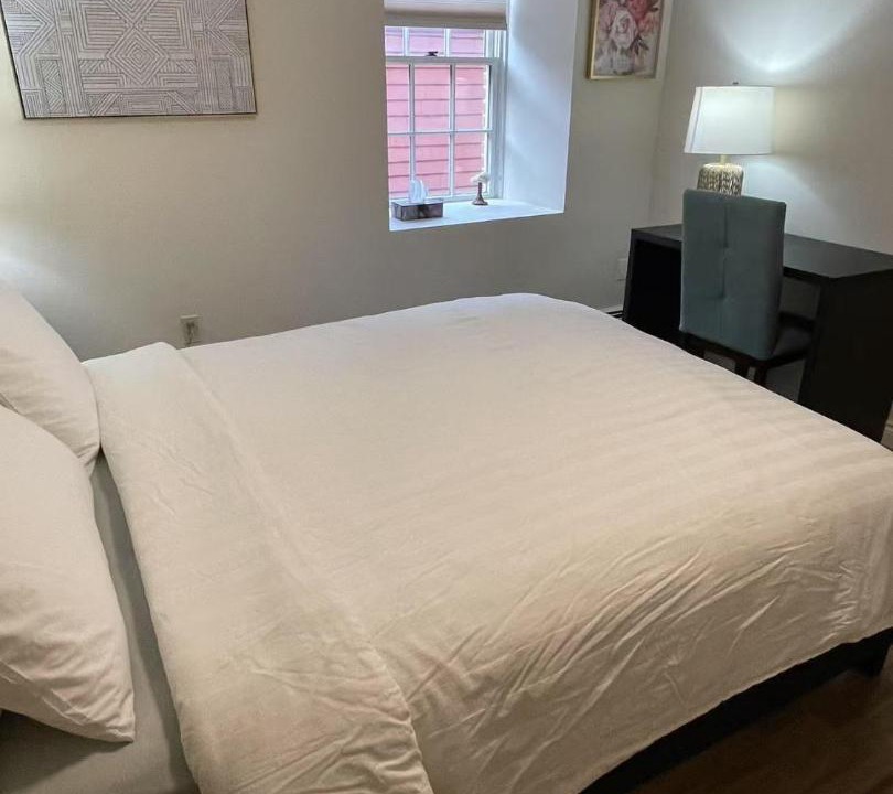 Photo of Bedroom in Queens Square