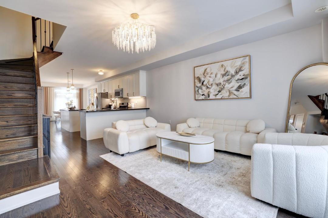 Photo of Livingroom in Lakeview