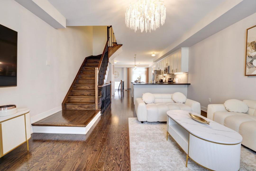 Photo of Livingroom in Lakeview