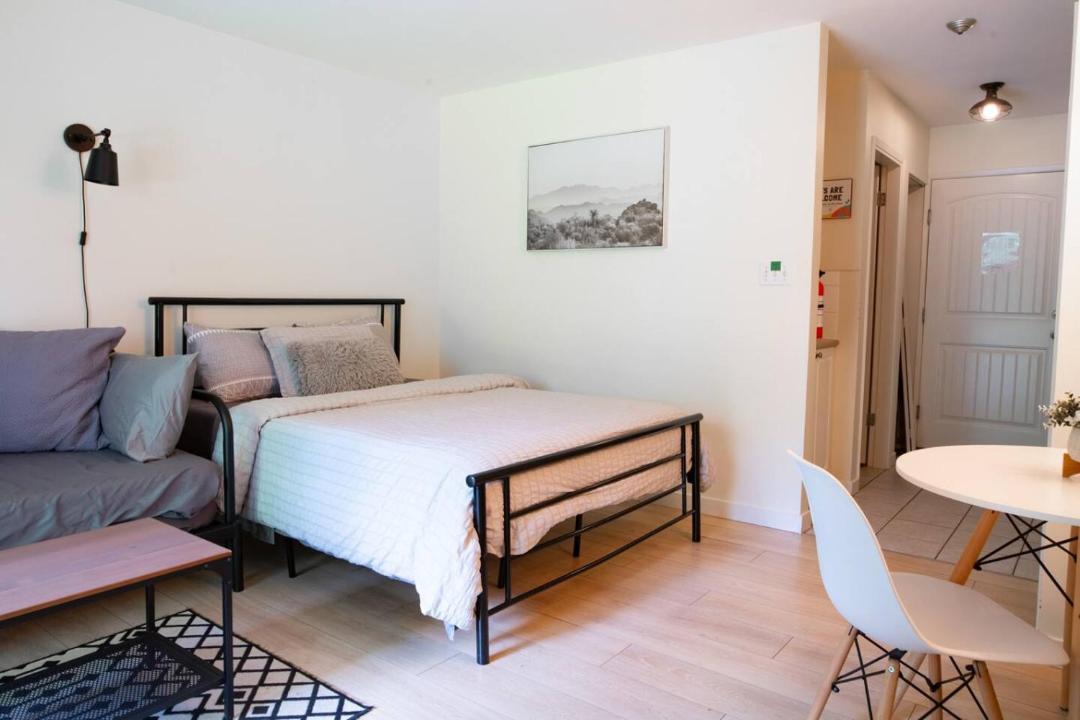 Photo of Bedroom in Harrison Hot Springs