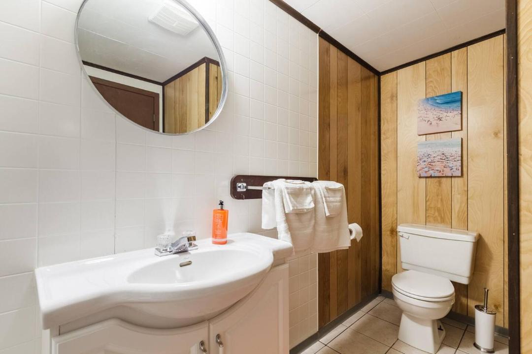 Photo of Bathroom in Saint-Laurent-de-l'ile d'Orleans