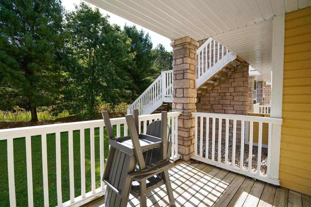 Photo of Patio Balcony in Oro-Medonte