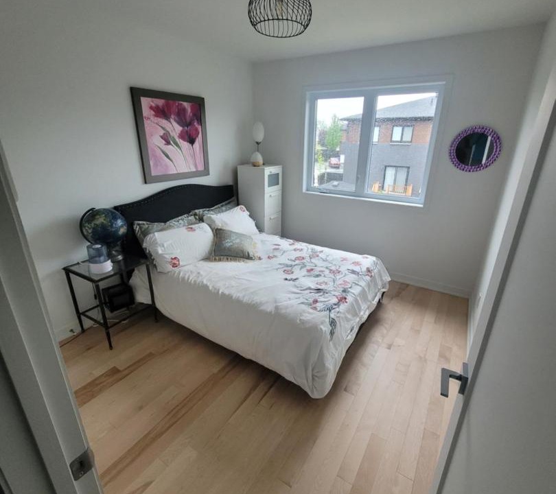 Photo of Bedroom in Longueuil