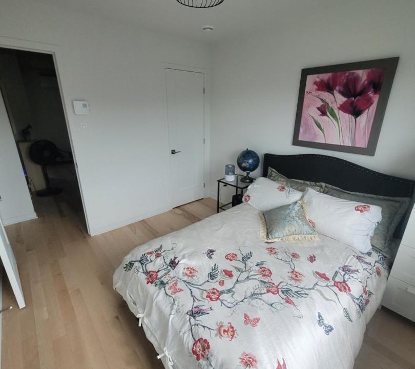 Photo of Bedroom in Longueuil