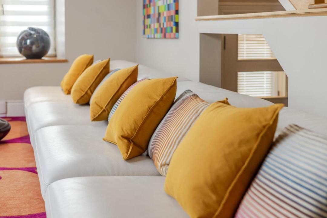 Photo of Livingroom in Shaughnessy Village