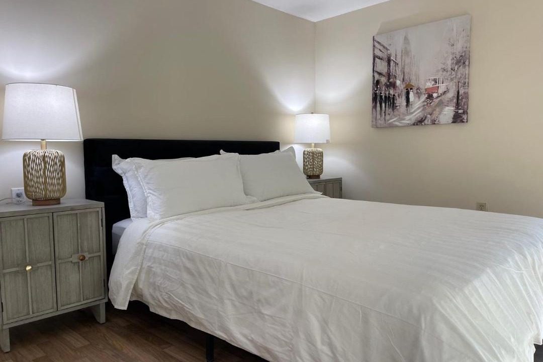 Photo of Bedroom in Queens Square