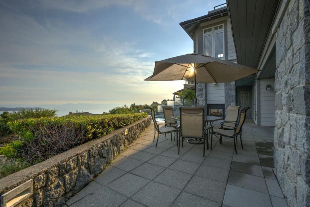 Photo of Patio Balcony in West Vancouver