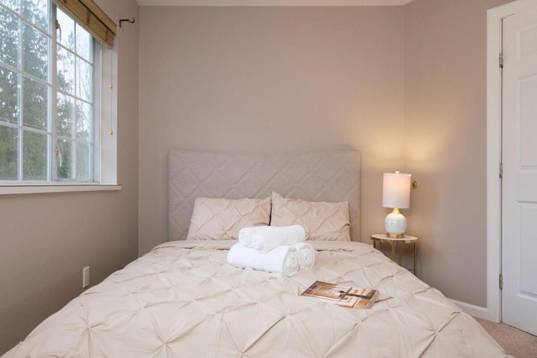 Photo of Bedroom in Oakridge