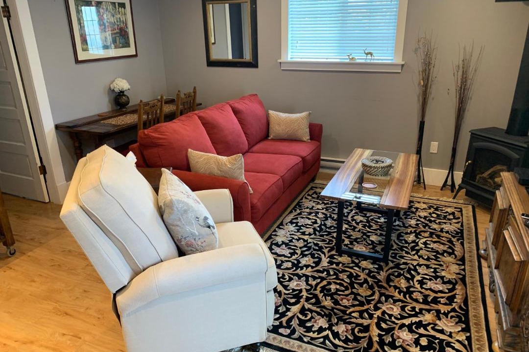 Photo of Livingroom in Salmon Arm