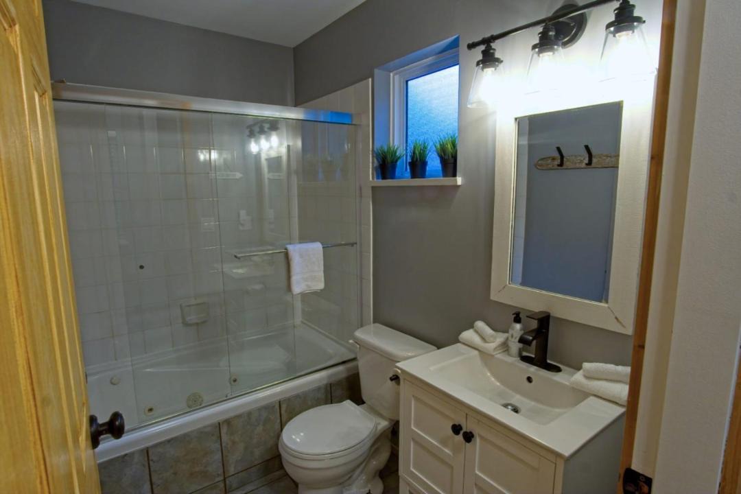 Photo of Bathroom in Ucluelet