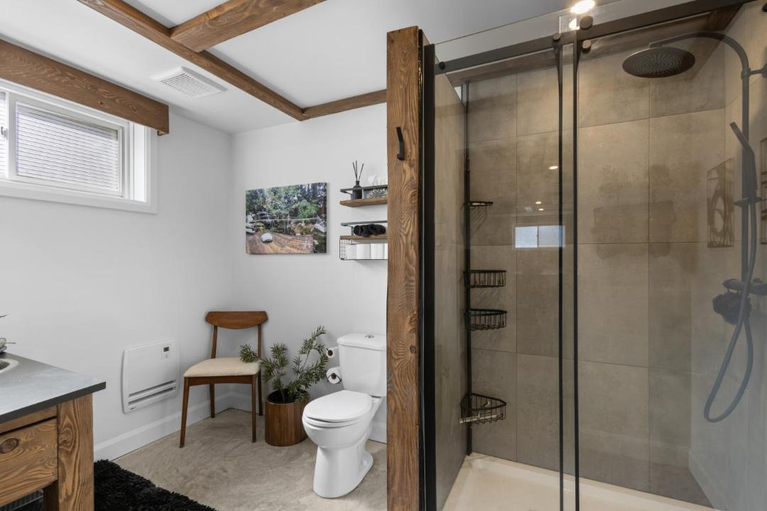 Photo of Bathroom in Saint-Francois-Xavier-de-Brompton