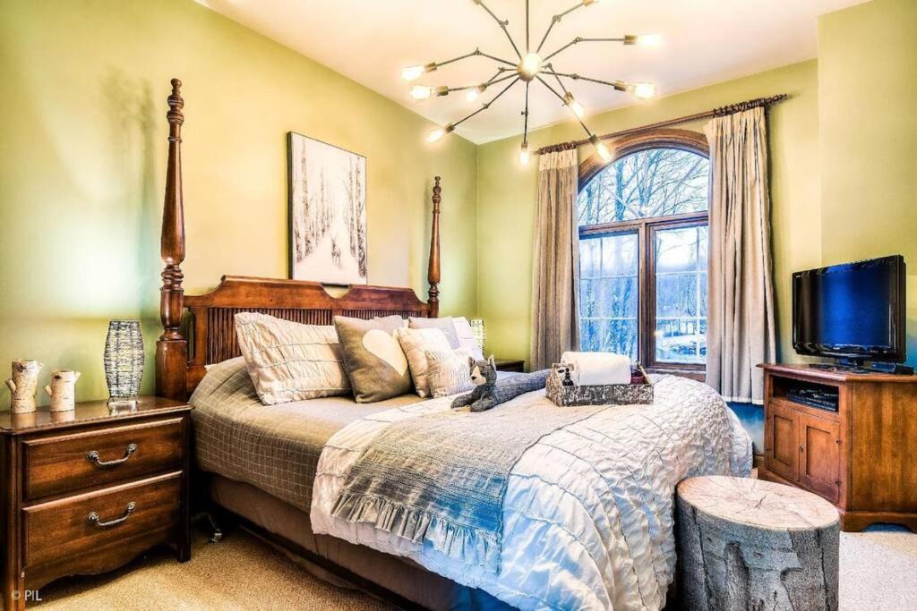 Photo of Bedroom in Mont-Tremblant