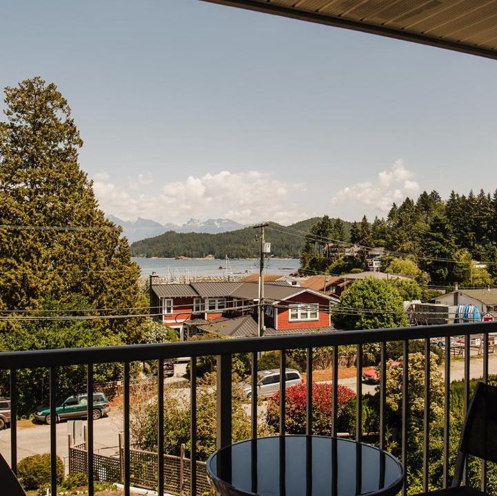 Photo of Patio Balcony in Gibsons