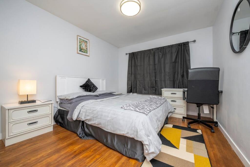 Photo of Bedroom in Highland Park