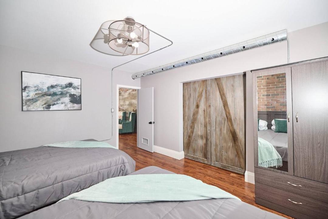 Photo of Bedroom in Downtown Niagara Falls