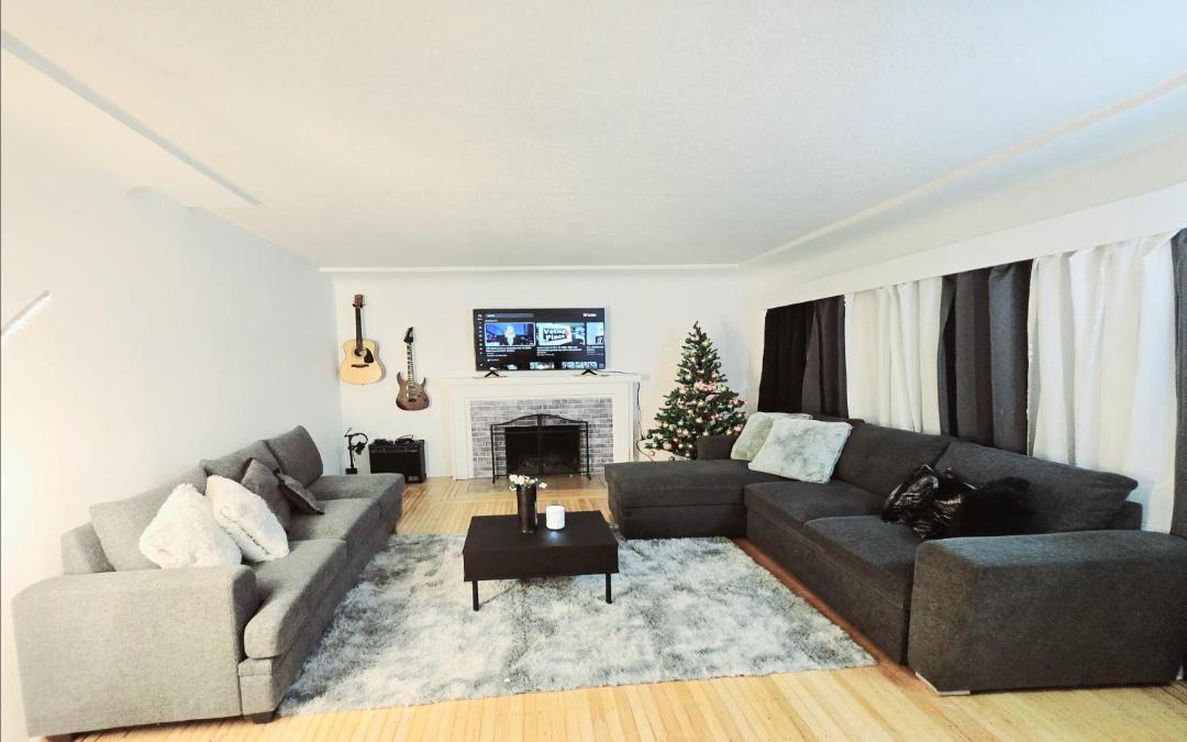 Photo of Livingroom in Burnaby