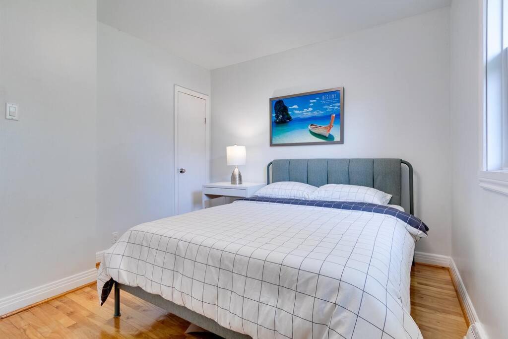 Photo of Bedroom in Longueuil
