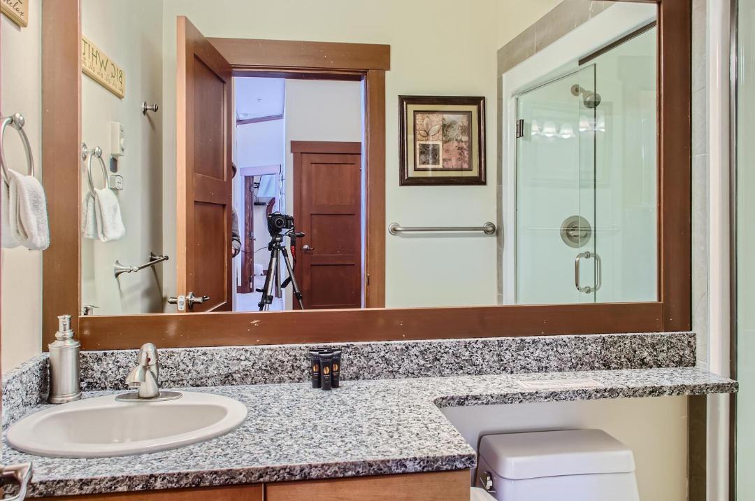 Photo of Bathroom in Big White Ski Resort