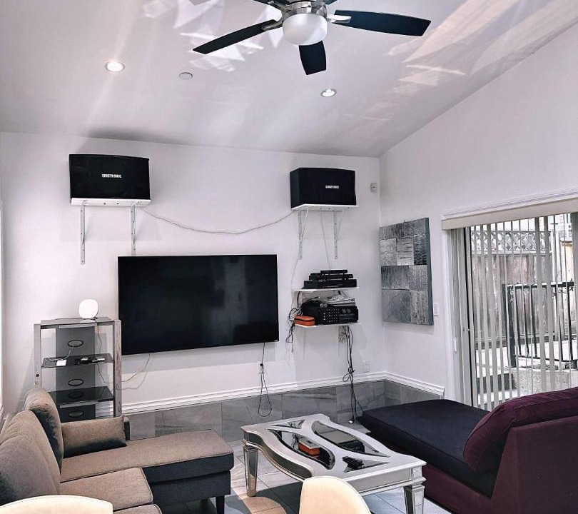 Photo of Livingroom in Fraserview