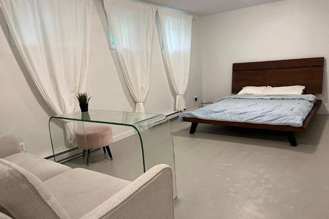 Photo of Bedroom in Cote-Des-Neiges—Notre-Dame-De-Grace