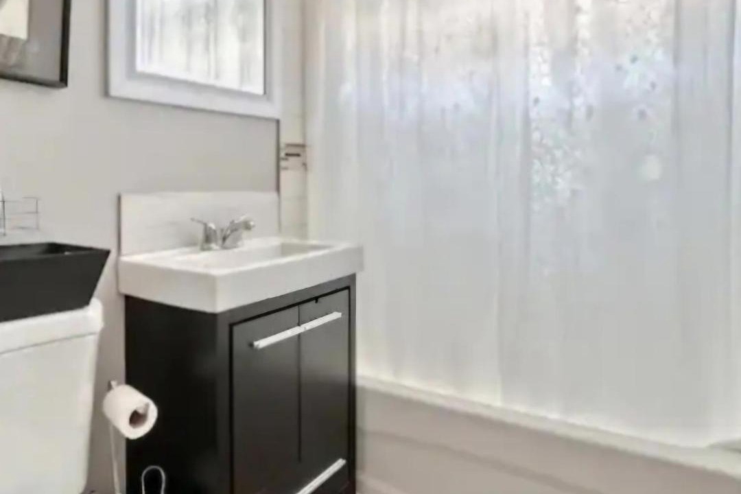 Photo of Bathroom in Sandy Hill