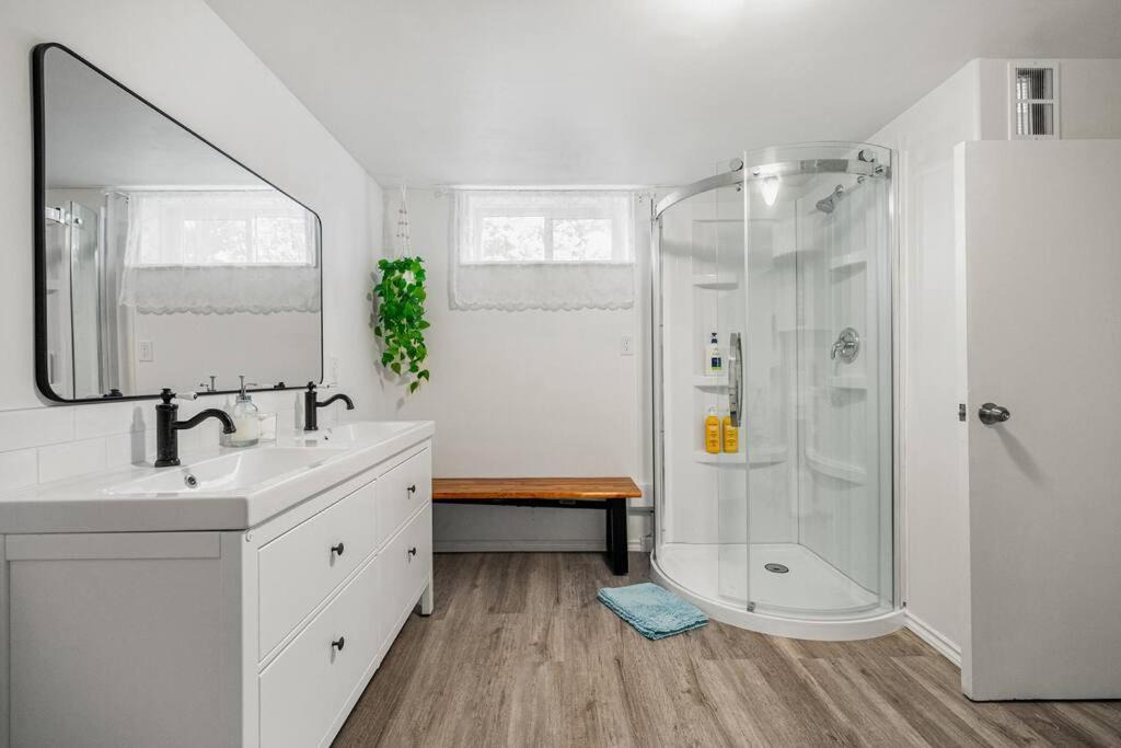 Photo of Bathroom in Forest Lawn